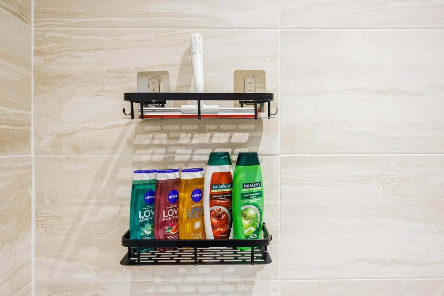 12 Bed Charming And Bright Flat * Londra