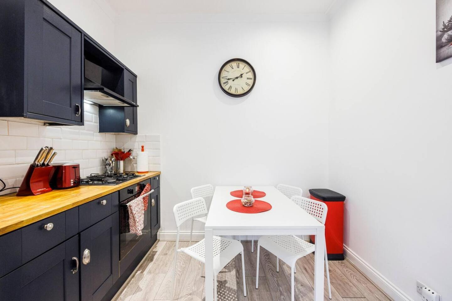 Appartamento 12 Bed Charming And Bright Flat