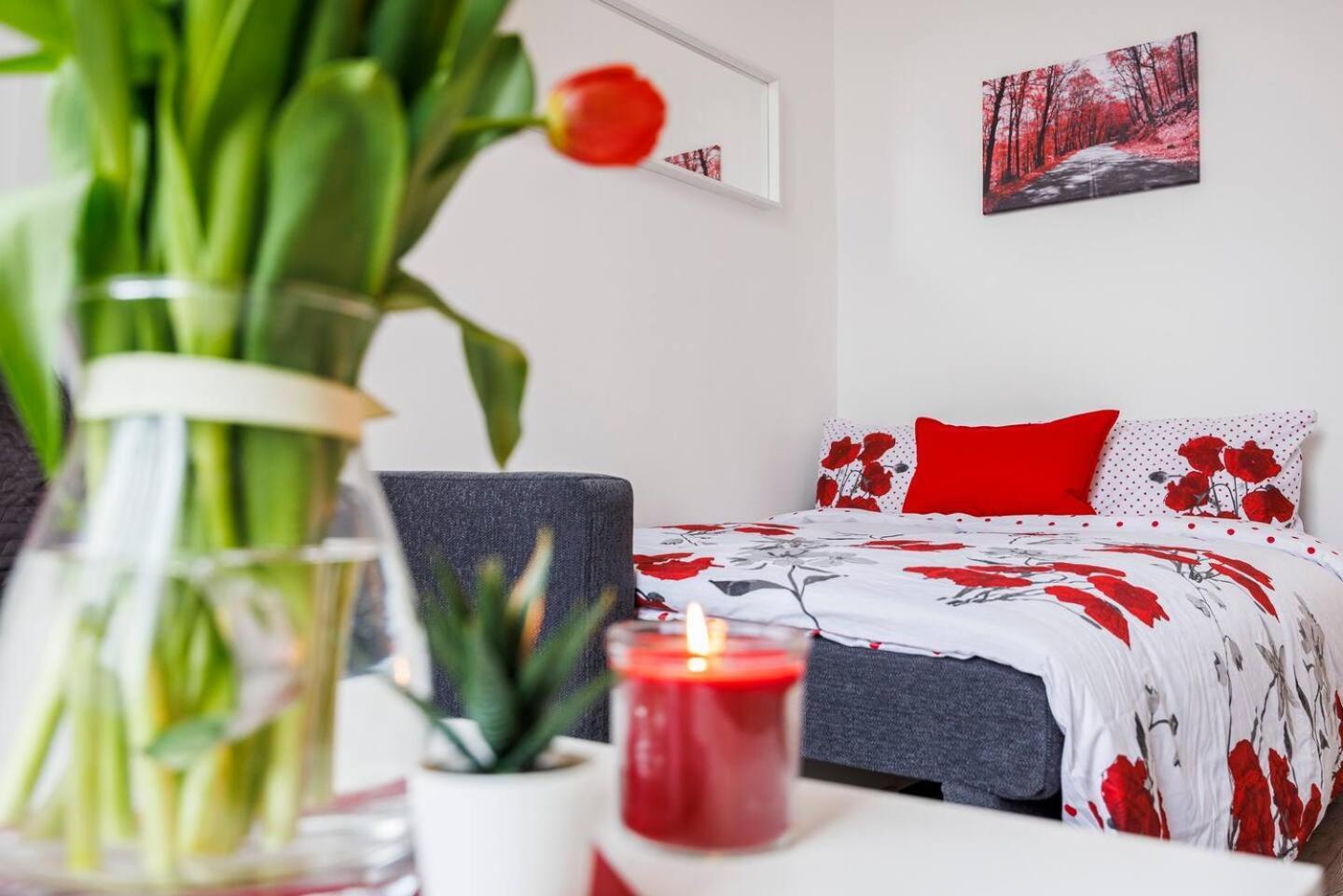 12 Bed Charming And Bright Flat *