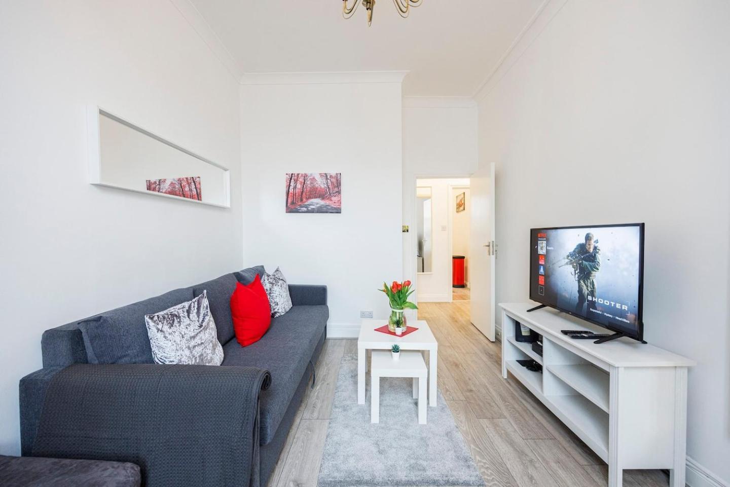 12 Bed Charming And Bright Flat * Londra