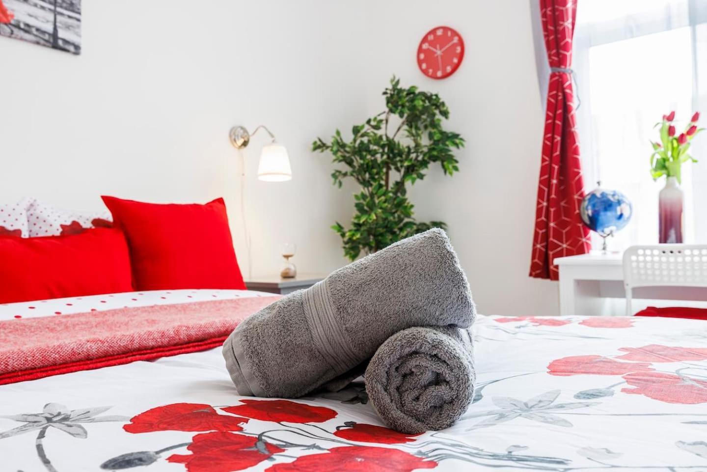 12 Bed Charming And Bright Flat Appartamento