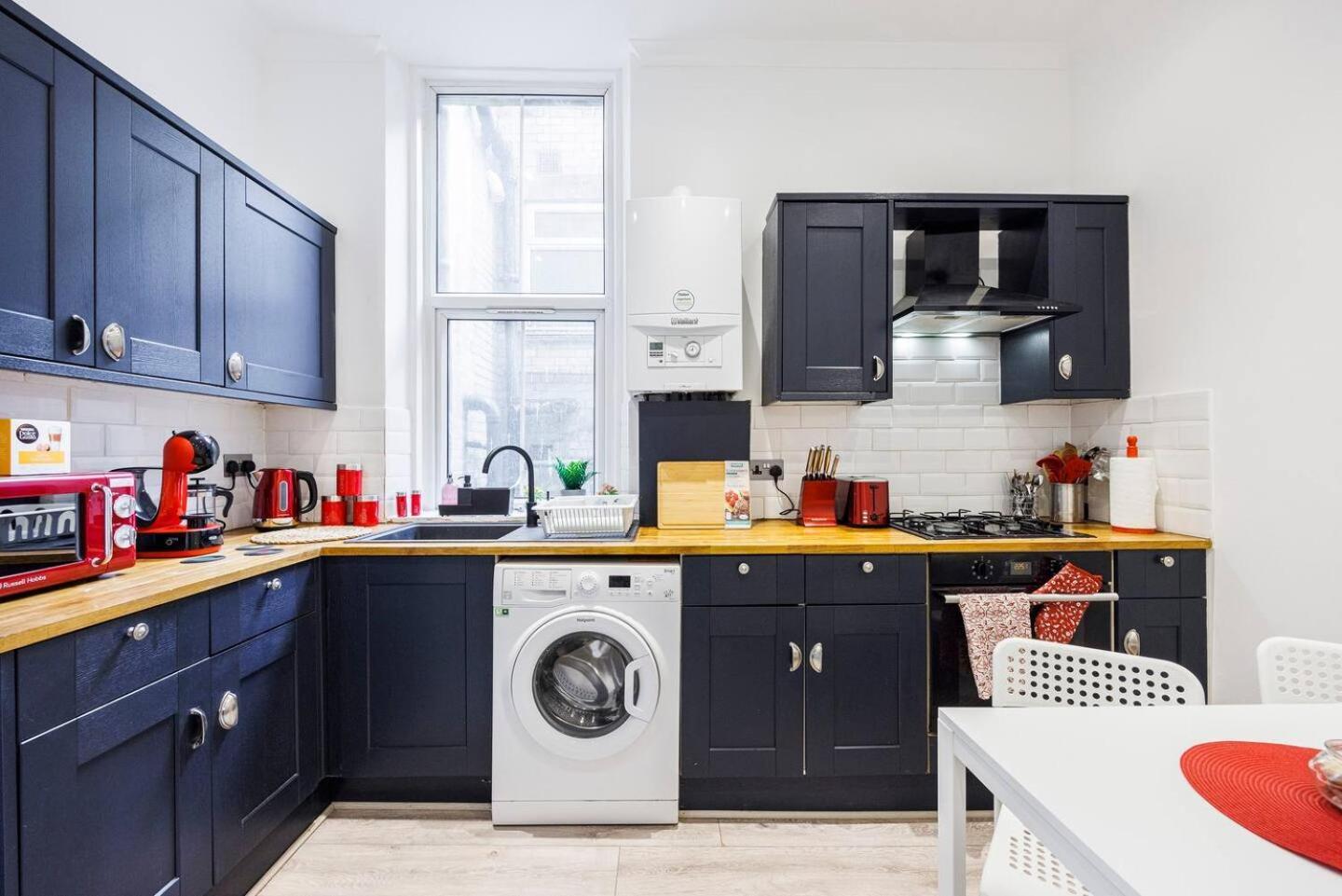 Appartamento 12 Bed Charming And Bright Flat