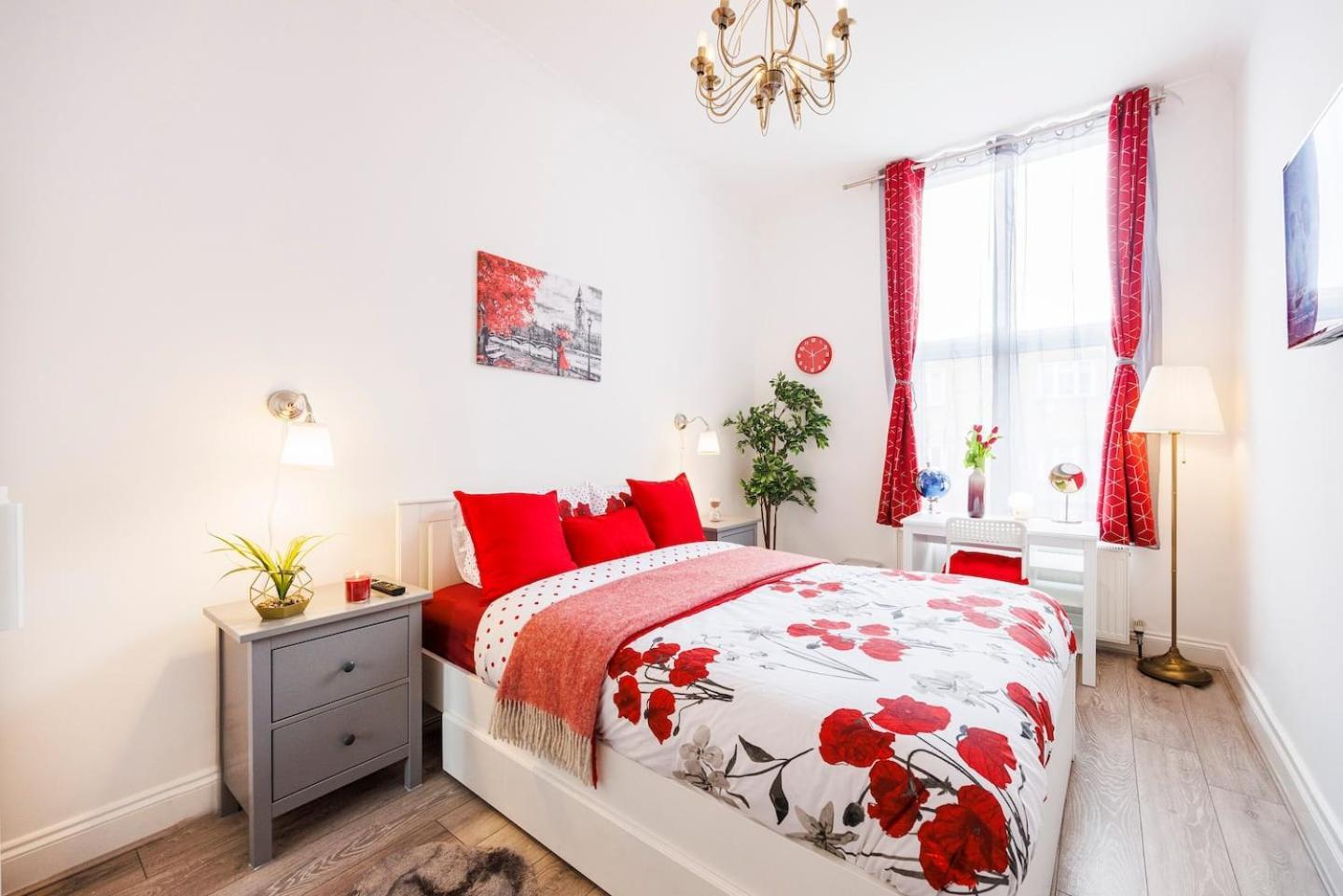 12 Bed Charming And Bright Flat Londra